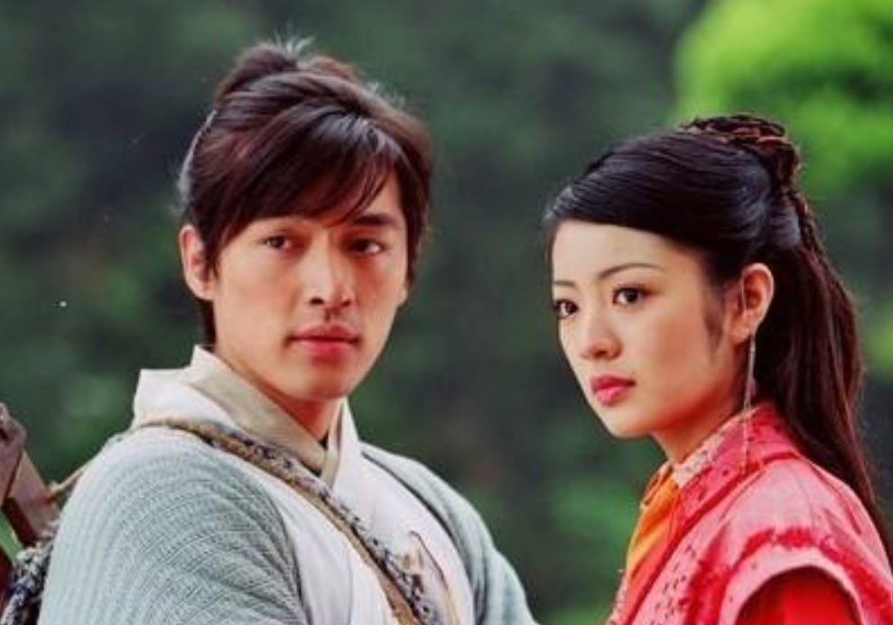 37岁嫁百亿富豪,生子奖励四栋豪宅,疫情面前夫妇俩低调捐千万