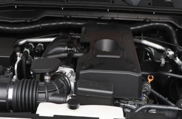 「丰田汉兰达」不该忽视的日系“大坦克”！4.88米才15.5万起，四驱顶配才23万