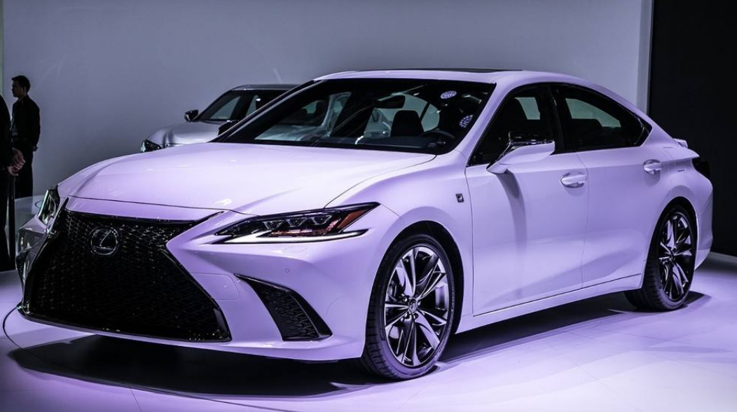 【丰田皇冠】开了三年皇冠，卖车后换了雷克萨斯ES，车主：我给大家说说心里话