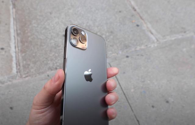 iphone12|国内有人才用了半天iPhone12就决定退货