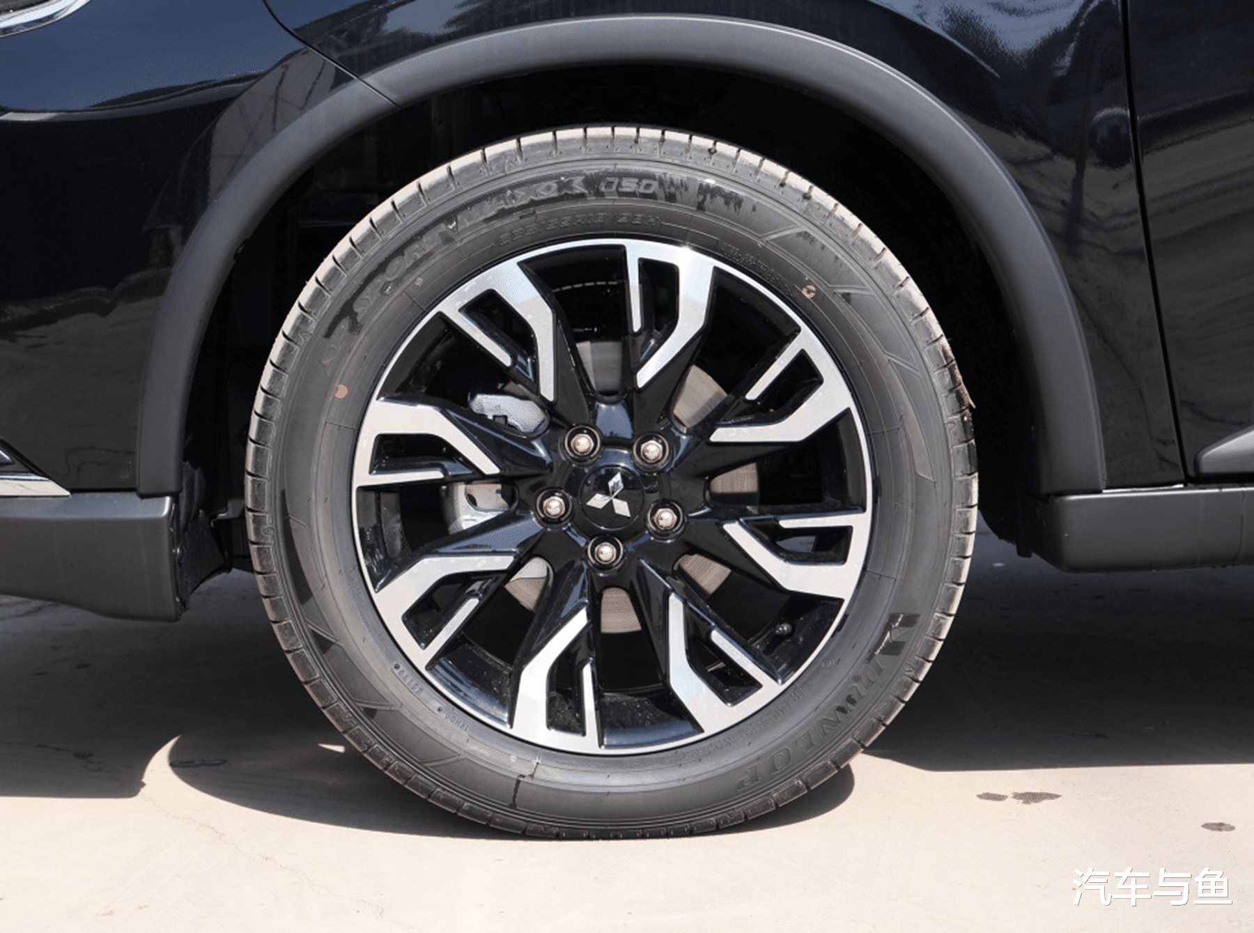 7座SUV|“良心”三菱7座SUV，质量不输丰田，跌至14万可惜无人识？