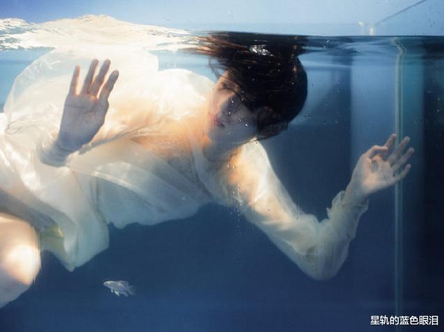 天蝎座|爱情中段位最高的星座女，男人根本不是对手，在感情中游刃有余