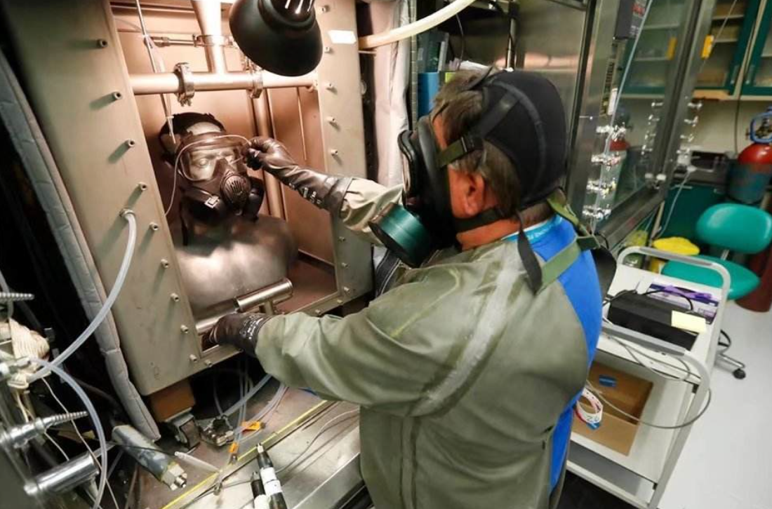 美军■全球确诊破240万！101名专家找到病毒源头，要求摧毁掉美军实验室