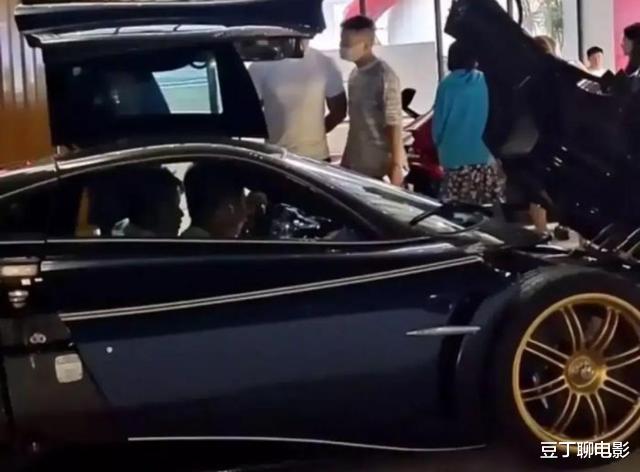 试驾|“网红辛巴”试驾新车，跑车价值近1亿，网友：网红职业太赚钱了