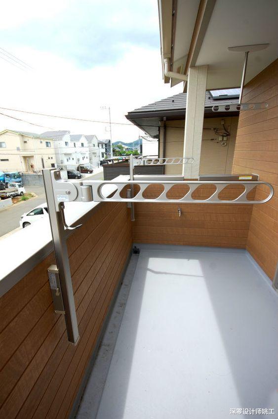 老年小妙招|日本阳台那么小,是怎么兼具晾晒+休闲的?全靠这种多孔金属杆