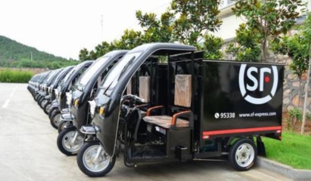 快递|宁风刮日晒送外卖，“光荣”职业变“低级”？工厂不“香”了？