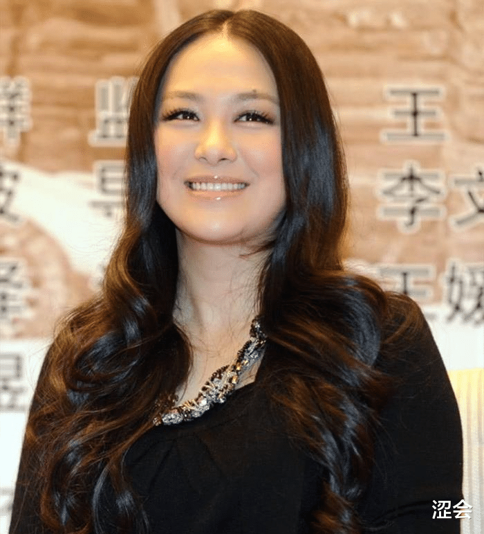 「沈傲君」曾出演把喜来乐迷倒的女人，今结婚后大变样，美人迟暮呀！