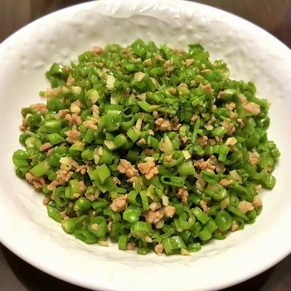 五花肉▲夏天最爱这菜，每天炒一盘，简单易学，清爽可口，不吃就亏了