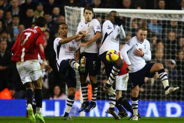 『贝克汉姆』贝克汉姆是\任意球之王\吗?至少这几个人的水平,比他强