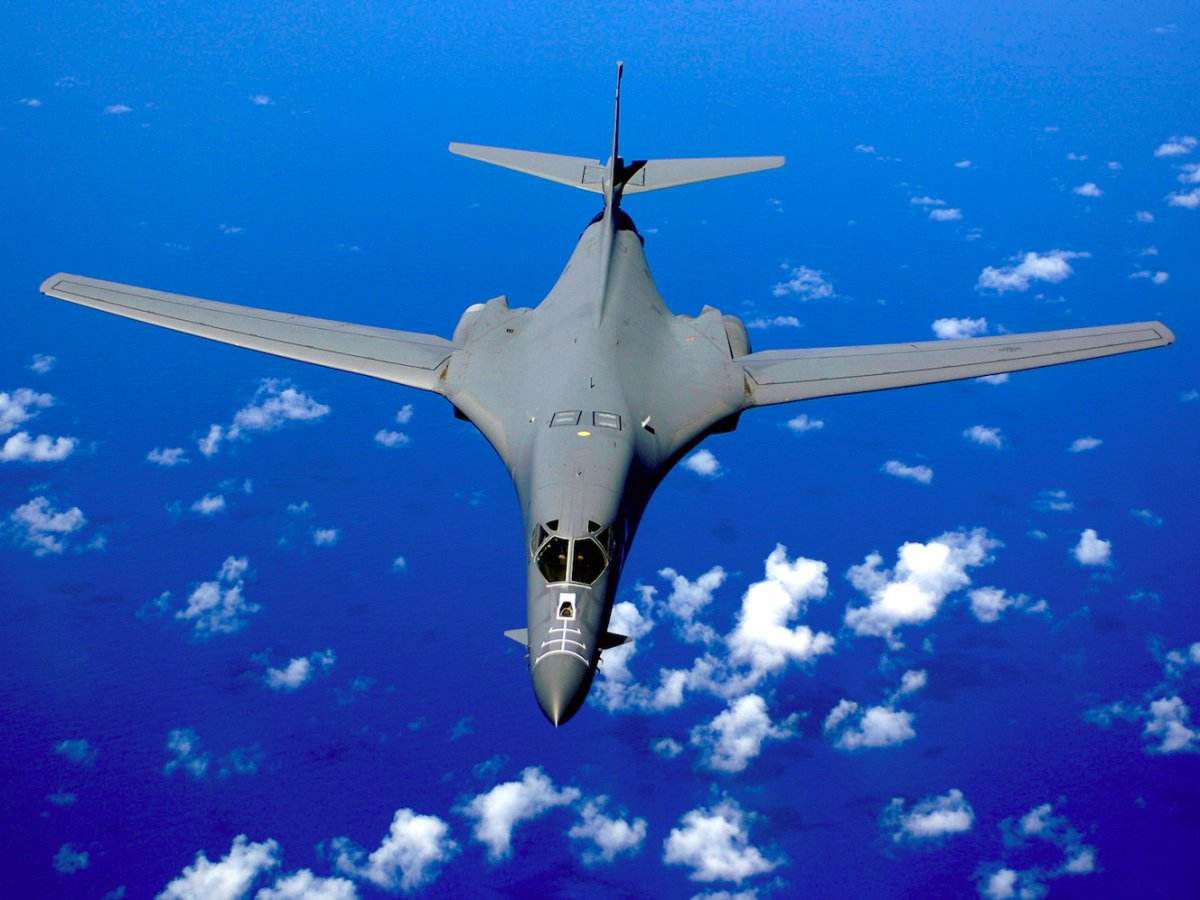 b-2轰炸机|B-2和轰20谁才是王炸？说出理由你也许不信