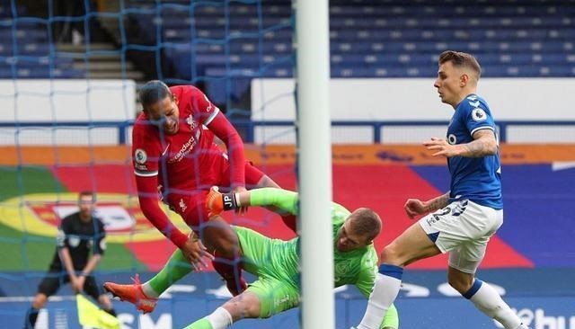 利物浦|利物浦迎噩耗：8000万后防支柱重伤7-8月，恐赛季报销