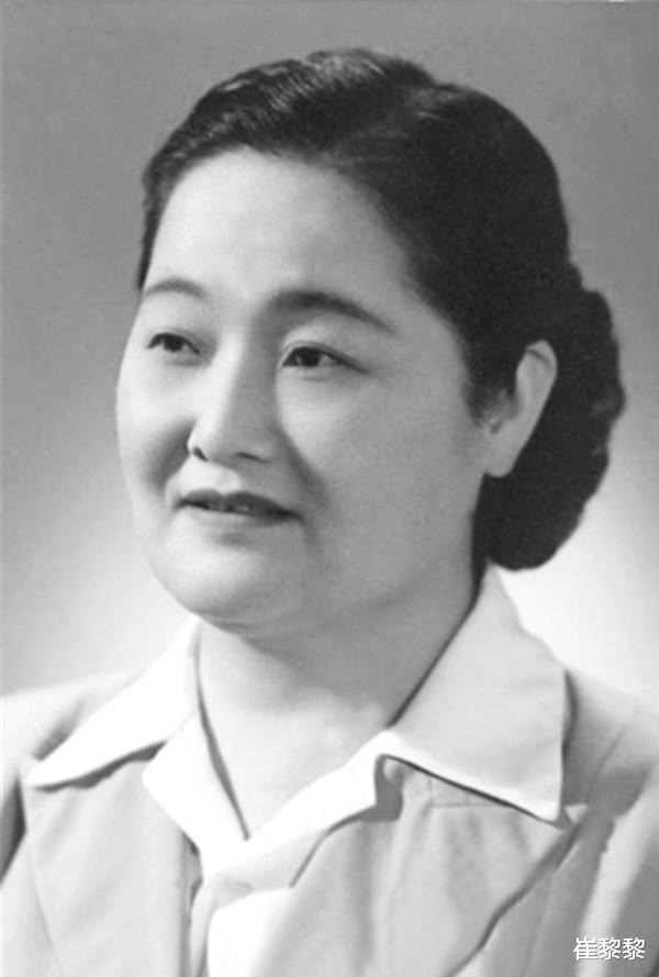 律师|新中国首任女部长，风云美女律师，与弟弟恩爱一生，死前无子送终