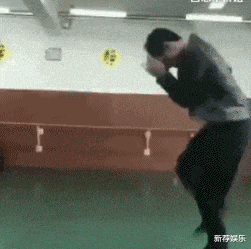 蝴蝶|听过可以练蝴蝶背的，但是你见过练“蝴蝶臀”吗？这是骨感还是性感？哈哈哈哈！