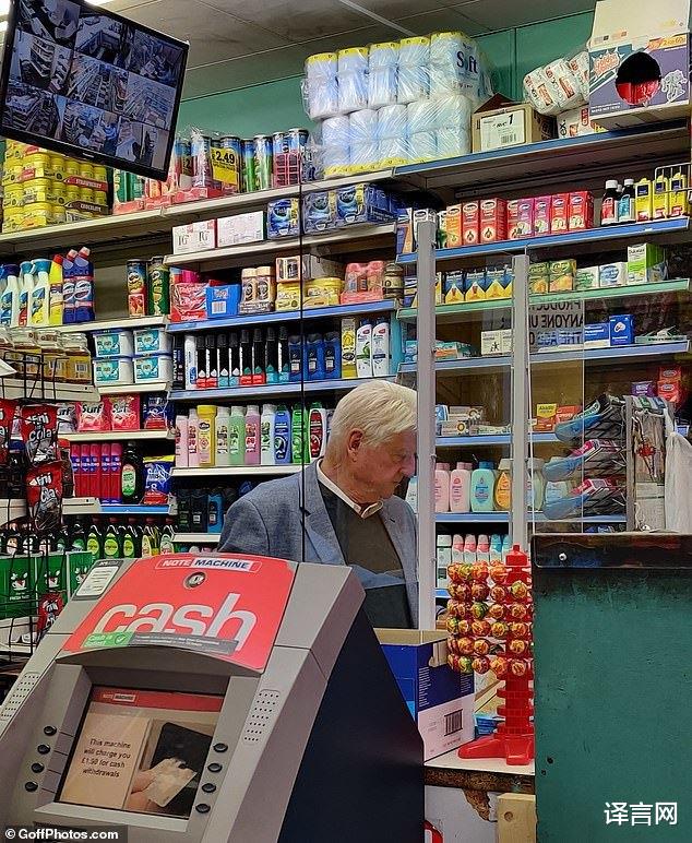 英國首相80歲老爸超市購物未戴口罩，面臨200英鎊罰款-圖3