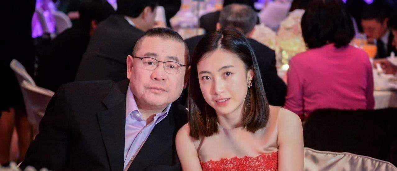 「刘銮雄」李嘉欣“最美”十年青春,曾谈起刘銮雄,直言:他很霸气,会疼人