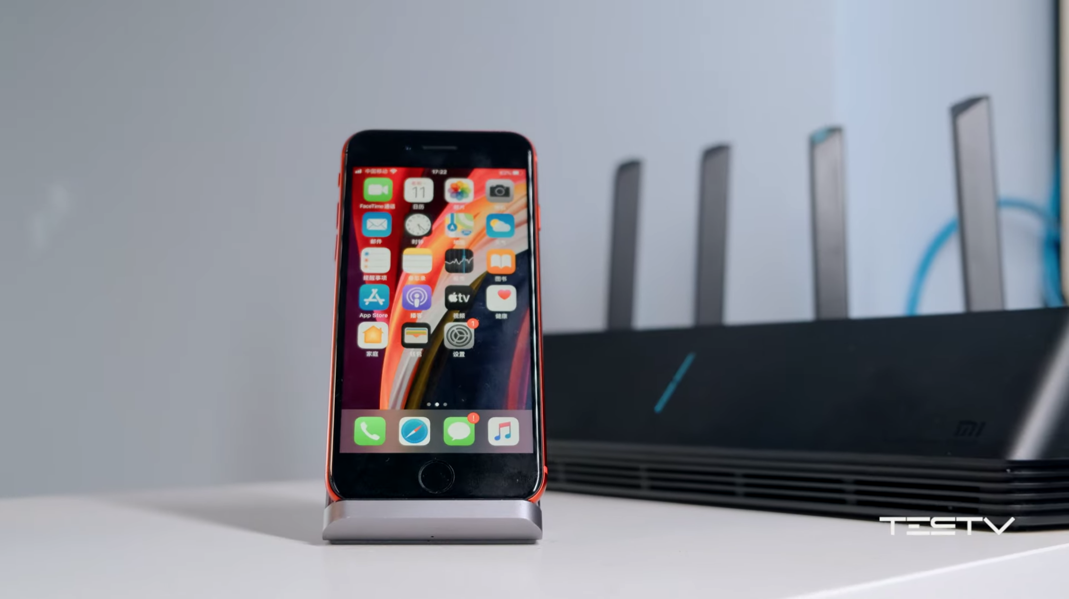 『全面屏』别买新iPhone SE?【值不值得买第430期】