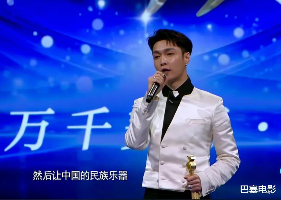 戚薇|红毯高清镜头女明星全露怯，国际章也扛不住，张萌戚薇脸太吓人