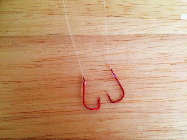 |五人河边垂钓，渔具被收还罚款，只因钓鱼方式不正确