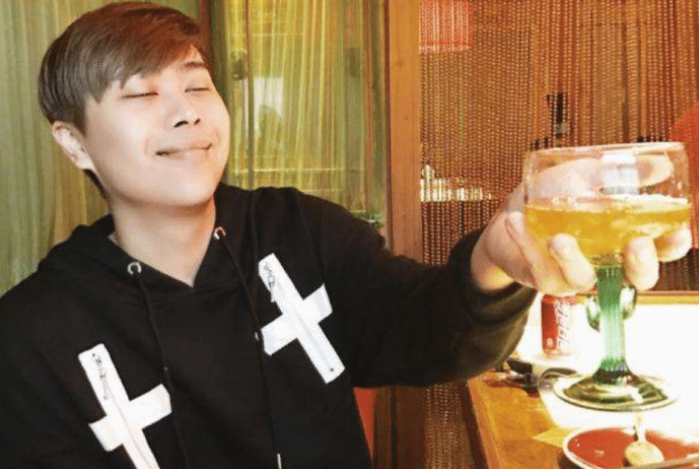 游戏主播|卢本伟现在还玩LOL吗？看到账号战绩后，玩家：令人心酸！