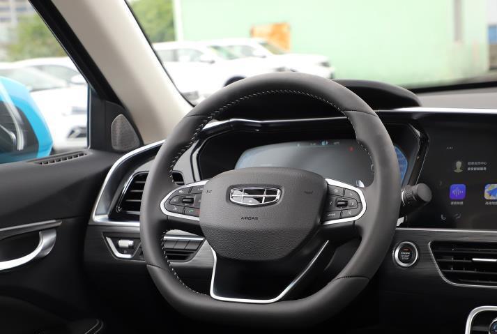 「比亚迪唐」先花17万开比亚迪唐，再花18万买吉利星越，车主：差距不明显