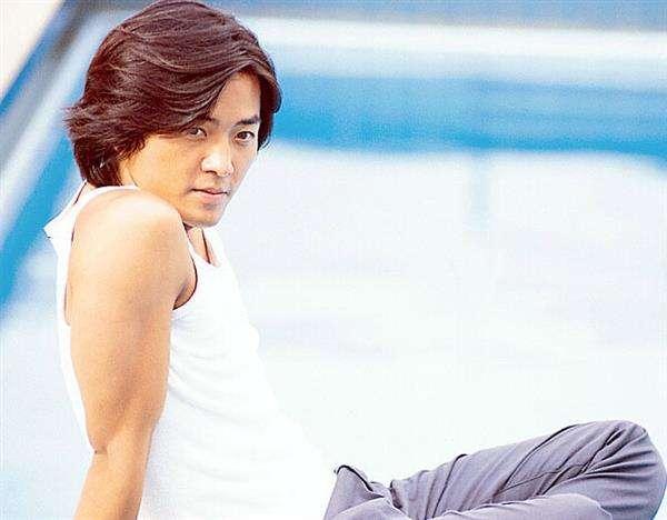 刘德华|香港上世纪末的十大帅哥,刘德华仅排第二,第一位至今无人能超越