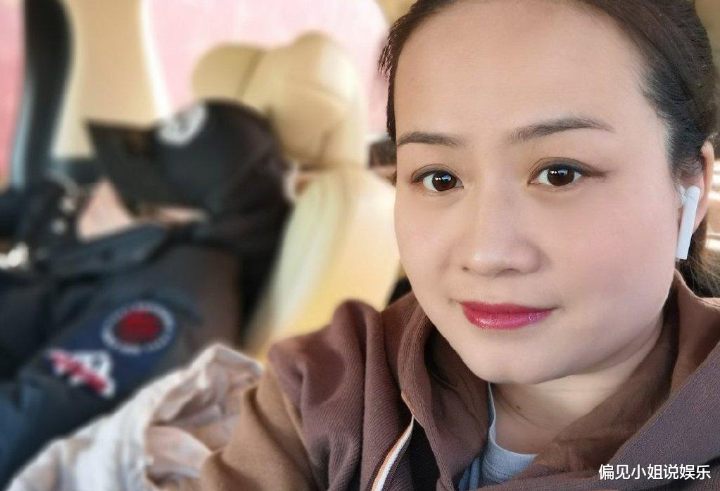 德云社岳云鹏妻子现身医院,剃光头吓坏网友,连师爷谢金都惊动了