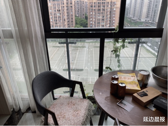 延边晨报|4岁女孩坠亡，母亲目睹绝望一幕：进家门不到10秒，她仰头跳下楼