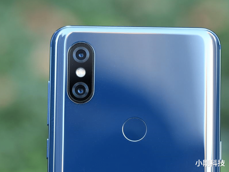 小米科技|小米黑科技旗舰清仓，8+256G+陶瓷机身+真全面屏，最低跌至1858元