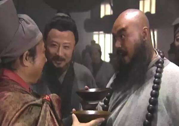 方腊■梁山好汉108位，打辽国没死人，为啥打方腊死了70个？只因他不在