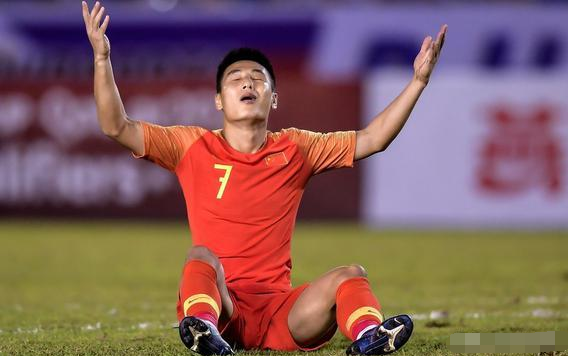 广州富力|习惯性否定国足可取吗？国脚观看女排电影，有人落泪也被质疑