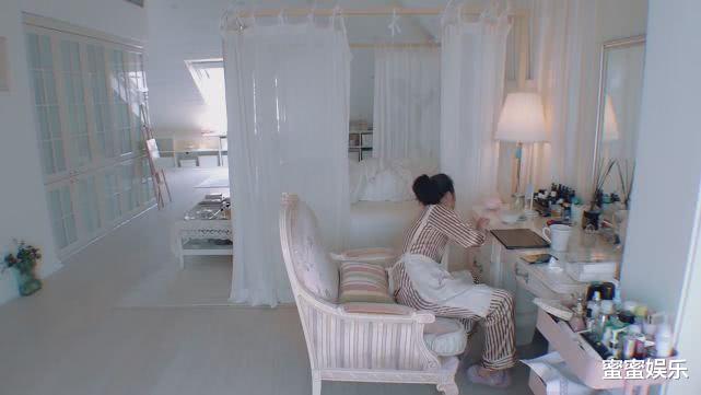 马思纯■马思纯住大阁楼，用200多元洗手液，向蒋雯丽诉说静不下心常失眠