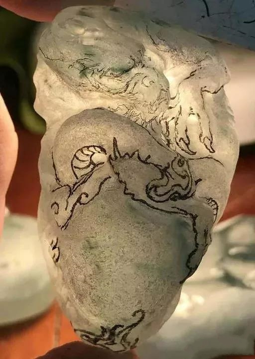 『翡翠』一时冲动淘的翡翠原石，以为亏了，没想到可以这样设计！