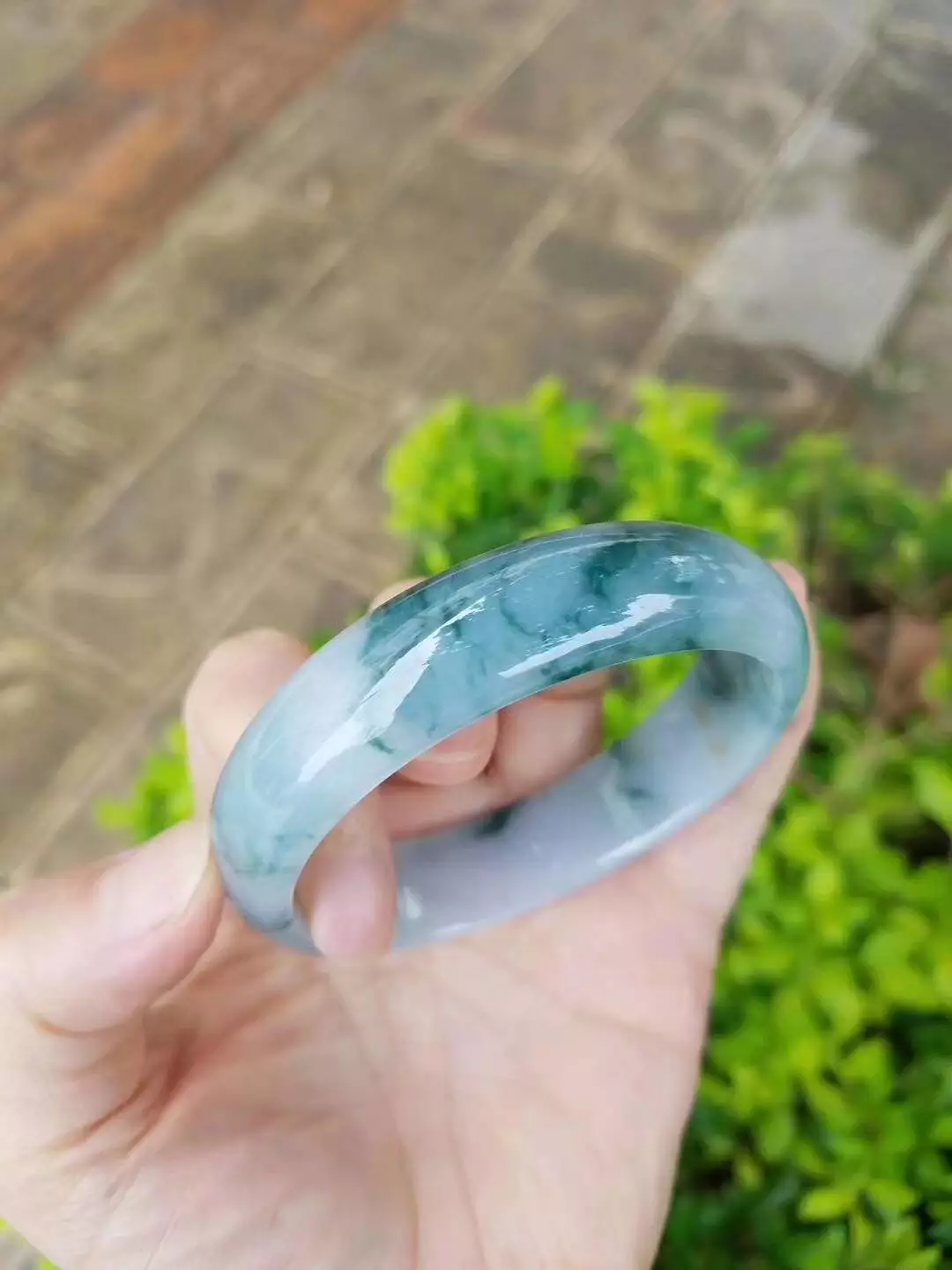 翡翠|早市1.5万淘的翡翠原石，一刀开出4条化冰种飘花手镯，美翻了！
