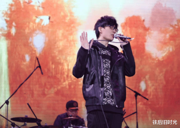 黄子韬▲国内唯一不混娱乐圈的男歌手，从不宣传演唱会，却场场一票难求！