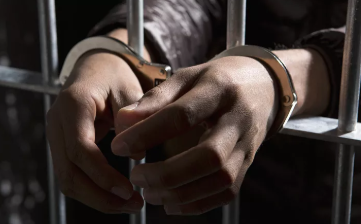 支付平台@微信里这件事千万别干！28岁男子被抓了…流水金额上亿元