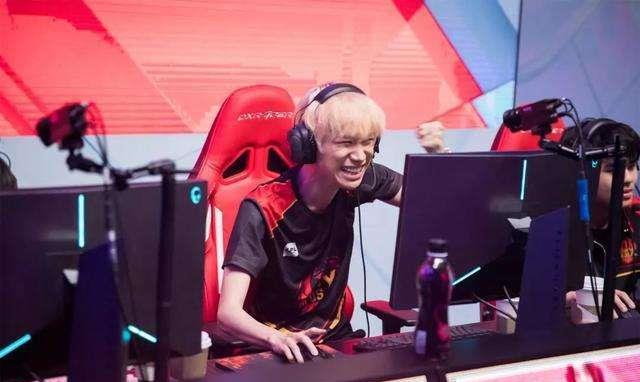 fpx▲FPX状态恐怖或完成连冠，PDD点出关键：他们队这个人太猛了