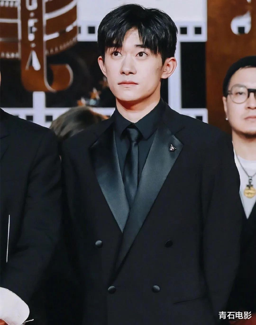 刘浩存|金鸡红毯看点：周笔畅灾难、黄晓明憔悴，刘浩存亮相：国师眼光毒