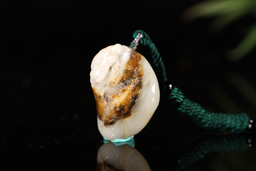 |有瑕疵的玉不值得收藏？绺和裂是一样的吗？