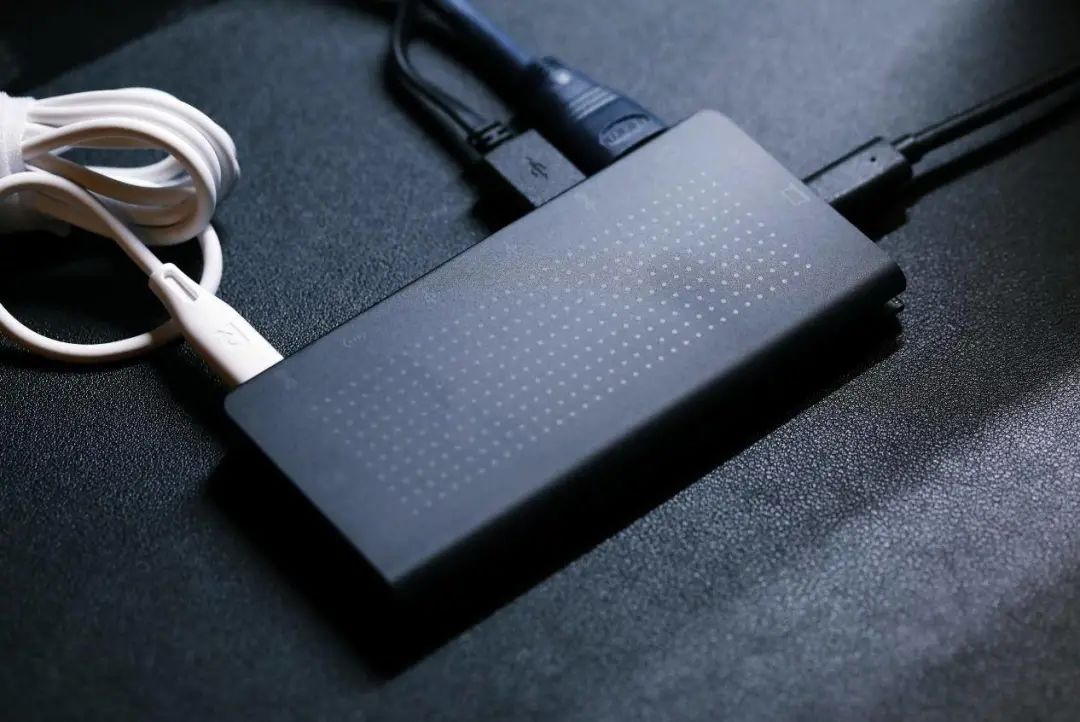 |MacBook Pro扩展显示器及生产力配件布局