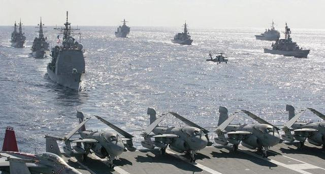 印度|美航母仓皇逃离南海，印度指挥官如泄气皮球，抱怨白宫是个纸老虎