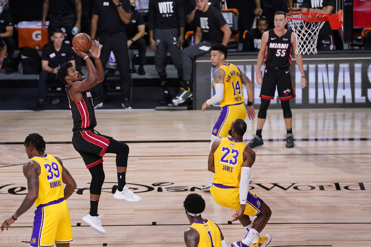 热火队|湖人116-98热火！苏群点评一针见血，王猛直接要害，湖人注意了