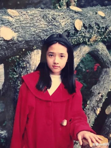 女星罕见童年照宋妍霏简直公开处刑郭碧婷像是在拍校园偶像剧