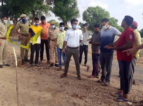 『陨石』印度天空传来隆隆巨响,掉下一个神秘的不明金属物