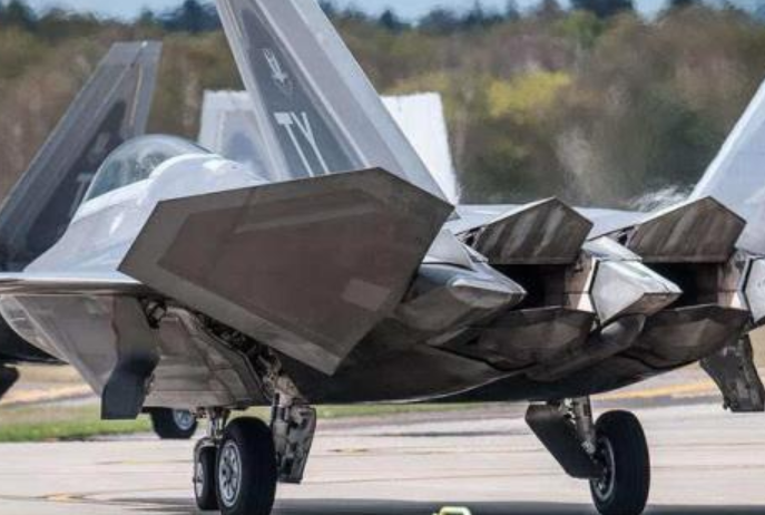 印度|印度中将抛出重磅消息：邻国五代机隐身失效！被印军雷达“追踪”