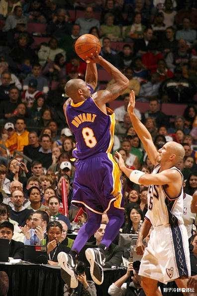 「科比·布莱恩特」科比被人在汉堡里下毒！美媒抖出猛料 还是黑帮在背后作祟