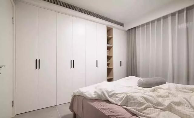 ：卧室衣柜用平开门还是推拉门？优缺点大盘点，看完再买不出错！