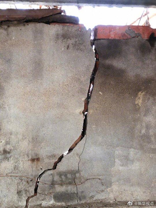 生活报 “野蛮矿企”炸裂民房还挖人祖坟 记者采访被跟踪威胁