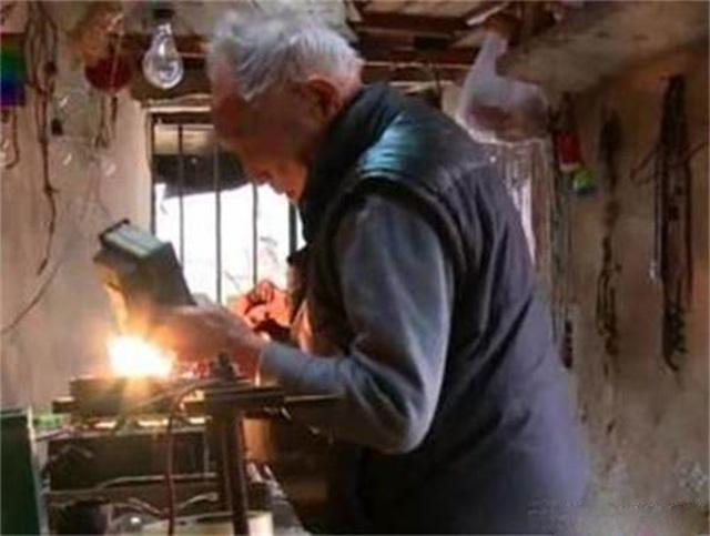 【军统】最后的三个特务，留在大陆几十年一直过得很幸福，还拍了张合影