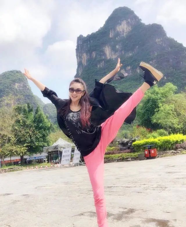 王小海|终于官宣离婚，2年来秀的“恩爱”，全是在作秀！