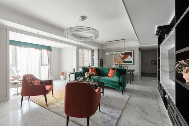 「」131㎡现代轻奢，横厅格局，过道做电视墙，隐形门的设计真漂亮